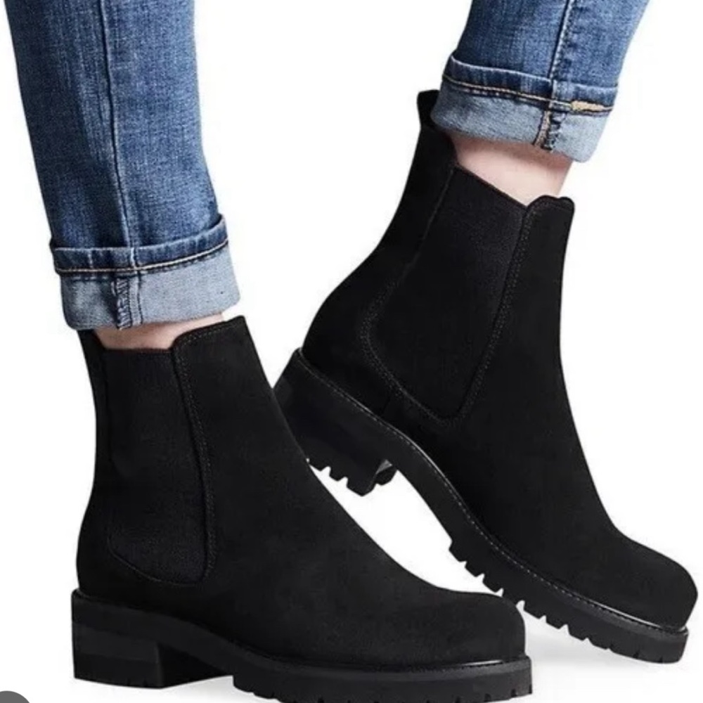La Canadienne Cassy Chelsea Booties Suede Ankle Boots Black Size 8 NWOB